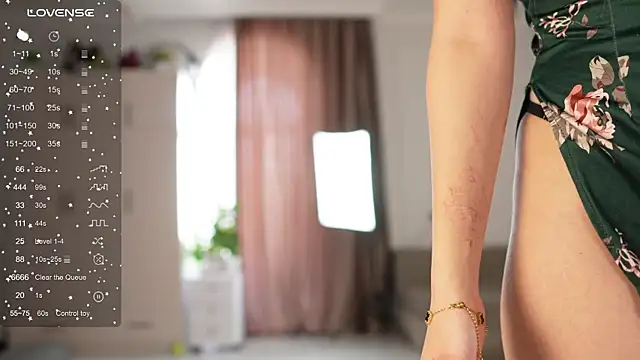 Snapshot of mysticsirenn chatting on 10-14-25, 03:18 mysticsirenn online show from 10-14-25, 03:18