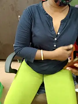 Snapshot of Tamil_roja69 chatting on 05-03-26, 05:02 Tamil roja69 online show from 05-03-26, 05:02