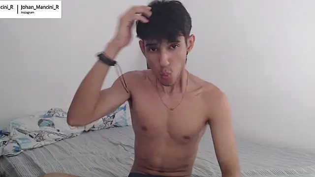 Snapshot of Johan_Mancini_R chatting on 01-17-25, 07:38 Johan Mancini R online show from 01-17-25, 07:38