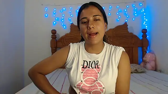 Coral0403 online show from 02-04-25, 07:44