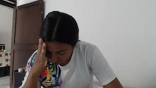 Coral0403 online show from 03-09-25, 06:54