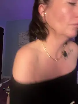 AlessasRoom online show from 12-14-25, 06:52