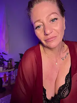 AlessasRoom online show from 04-24-26, 07:11