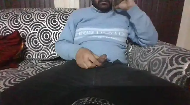 Snapshot of indihotguy chatting on 01-15-25, 11:21 indihotguy online show from 01-15-25, 11:21