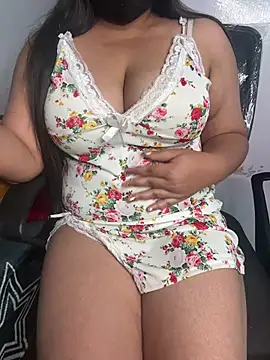 Snapshot of tanvihot2 chatting on 05-08-26, 04:23 tanvihot2 online show from 05-08-26, 04:23