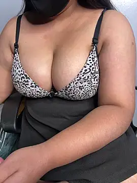 Snapshot of tanvihot2 chatting on 05-15-26, 04:47 tanvihot2 online show from 05-15-26, 04:47