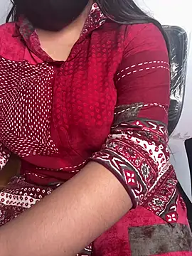 Snapshot of tanvihot2 chatting on 06-20-26, 05:05 tanvihot2 online show from 06-20-26, 05:05