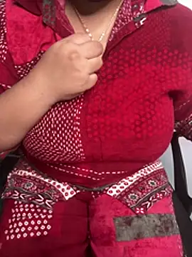 Snapshot of tanvihot2 chatting on 06-23-26, 04:38 tanvihot2 online show from 06-23-26, 04:38