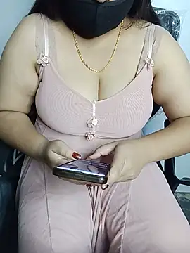 Snapshot of tanvihot2 chatting on 07-15-26, 04:12 tanvihot2 online show from 07-15-26, 04:12