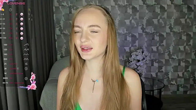 Snapshot of A_delina chatting on 01-05-25, 07:07 A delina online show from 01-05-25, 07:07