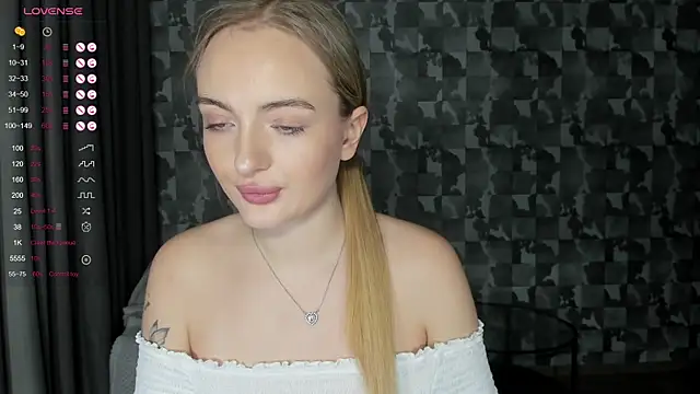 Snapshot of A_delina chatting on 11-04-25, 01:32 A delina online show from 11-04-25, 01:32