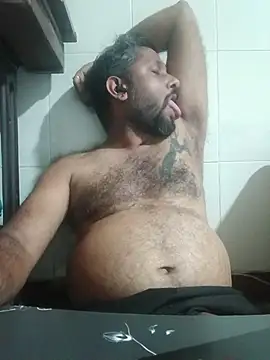 Snapshot of carria_homes chatting on 01-13-26, 07:52 carria homes online show from 01-13-26, 07:52