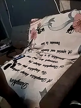 Snapshot of 618fuckupp chatting on 11-06-25, 11:00 618fuckupp online show from 11-06-25, 11:00