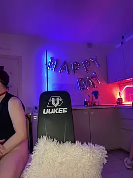 Snapshot of SOFYandMIKE chatting on 02-06-26, 08:45 SOFYandMIKE online show from 02-06-26, 08:45