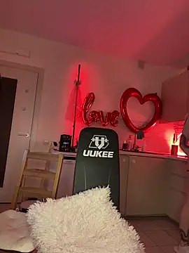 Snapshot of SOFYandMIKE chatting on 02-09-26, 08:46 SOFYandMIKE online show from 02-09-26, 08:46