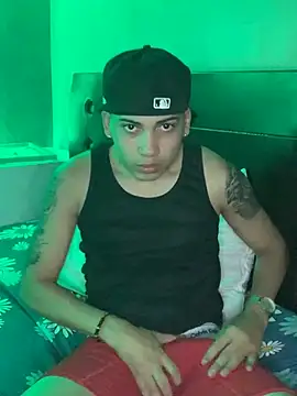 Snapshot of Br4ndxpimm chatting on 01-16-25, 09:30 Br4ndxpimm online show from 01-16-25, 09:30