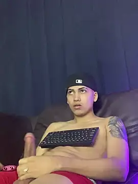 Snapshot of Br4ndxpimm chatting on 02-08-25, 09:36 Br4ndxpimm online show from 02-08-25, 09:36