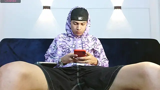 Snapshot of Br4ndxpimm chatting on 09-26-25, 04:22 Br4ndxpimm online show from 09-26-25, 04:22