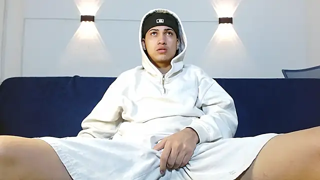 Snapshot of Br4ndxpimm chatting on 10-08-25, 04:15 Br4ndxpimm online show from 10-08-25, 04:15