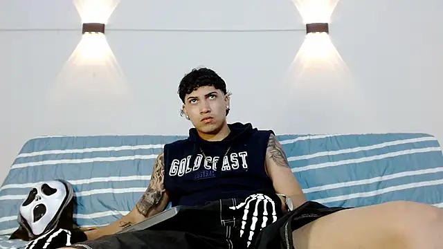 Snapshot of Br4ndxpimm chatting on 10-17-25, 08:11 Br4ndxpimm online show from 10-17-25, 08:11