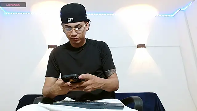 Snapshot of Br4ndxpimm chatting on 11-01-25, 07:49 Br4ndxpimm online show from 11-01-25, 07:49