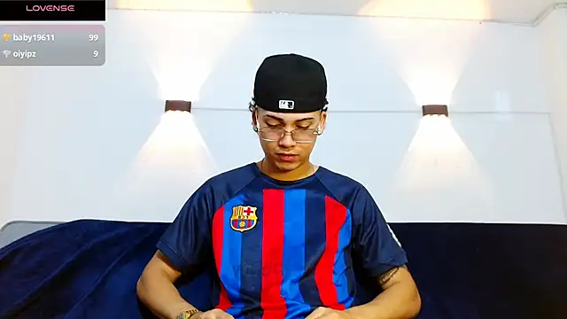 Snapshot of Br4ndxpimm chatting on 11-21-25, 02:16 Br4ndxpimm online show from 11-21-25, 02:16