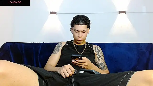 Snapshot of Br4ndxpimm chatting on 12-04-25, 06:49 Br4ndxpimm online show from 12-04-25, 06:49