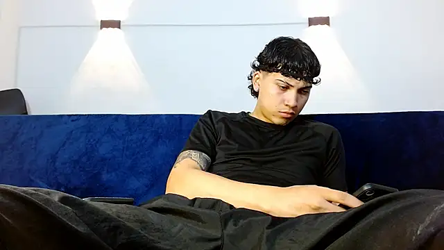 Snapshot of Br4ndxpimm chatting on 12-15-25, 12:26 Br4ndxpimm online show from 12-15-25, 12:26