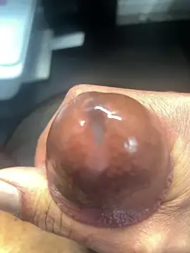 Snapshot of MrLatinKing chatting on 01-18-25, 03:05 MrLatinKing online show from 01-18-25, 03:05