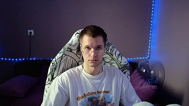 Snapshot of Leonnextdoor chatting on 01-09-25, 06:27 Leonnextdoor online show from 01-09-25, 06:27