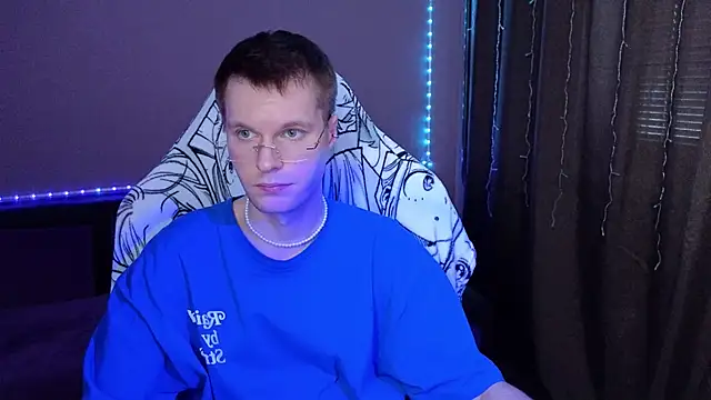 Snapshot of Leonnextdoor chatting on 01-10-25, 07:46 Leonnextdoor online show from 01-10-25, 07:46