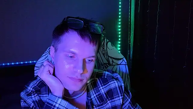 Snapshot of Leonnextdoor chatting on 01-16-25, 02:30 Leonnextdoor online show from 01-16-25, 02:30