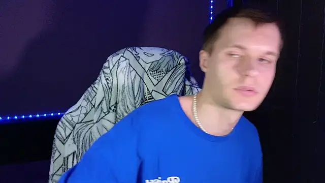 Snapshot of Leonnextdoor chatting on 01-28-25, 11:38 Leonnextdoor online show from 01-28-25, 11:38