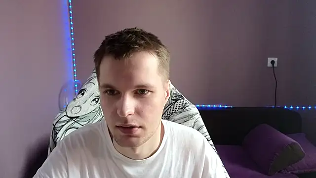 Snapshot of Leonnextdoor chatting on 03-06-25, 06:52 Leonnextdoor online show from 03-06-25, 06:52