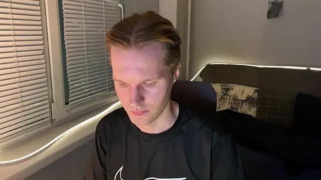 Snapshot of Leonnextdoor chatting on 01-09-26, 09:16 Leonnextdoor online show from 01-09-26, 09:16