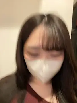 Snapshot of mina_0207 chatting on 09-12-25, 12:33 mina 0207 online show from 09-12-25, 12:33