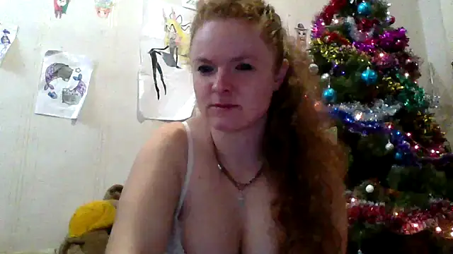 Snapshot of Rae_Jeannie chatting on 12-14-25, 08:09 Rae Jeannie online show from 12-14-25, 08:09