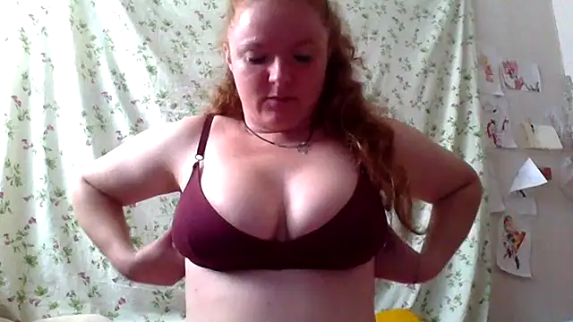 Snapshot of Rae_Jeannie chatting on 06-16-26, 06:49 Rae Jeannie online show from 06-16-26, 06:49