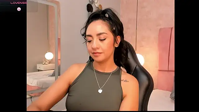 MAGIC AURORAA online show from 03-20-25, 03:58