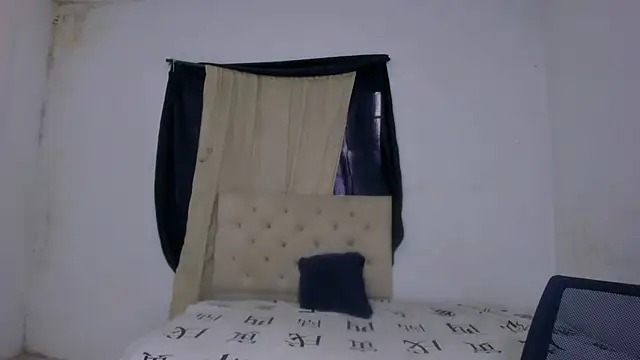 Snapshot of Miss_noah18 chatting on 02-04-25, 08:06 Miss noah18 online show from 02-04-25, 08:06