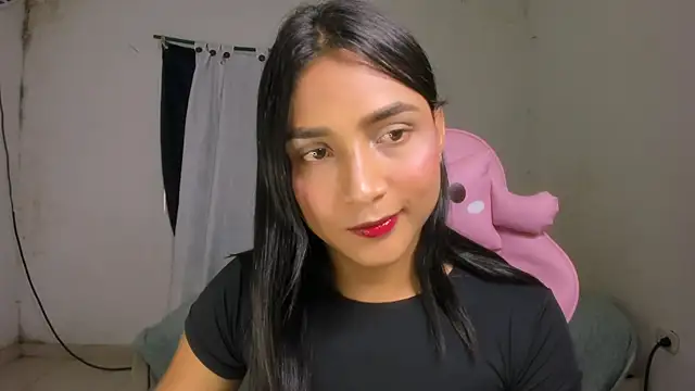 Snapshot of Miss_noah18 chatting on 10-08-25, 08:06 Miss noah18 online show from 10-08-25, 08:06