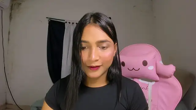 Snapshot of Miss_noah18 chatting on 10-11-25, 09:13 Miss noah18 online show from 10-11-25, 09:13