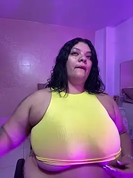 Snapshot of violeta_candyy_ chatting on 12-22-25, 07:55 violeta candyy online show from 12-22-25, 07:55