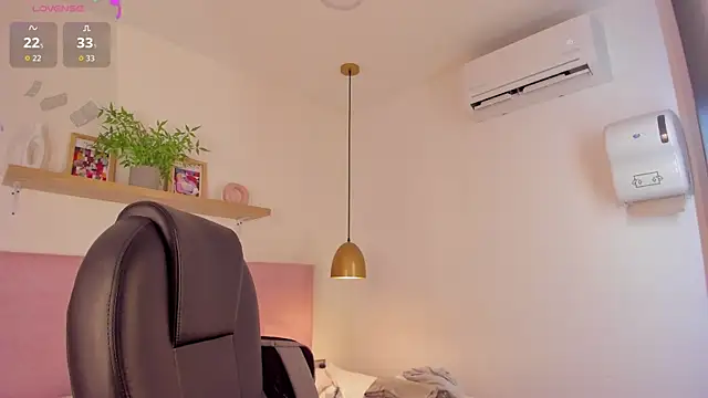 violeta candyy  online show from 06-26-26, 10:47