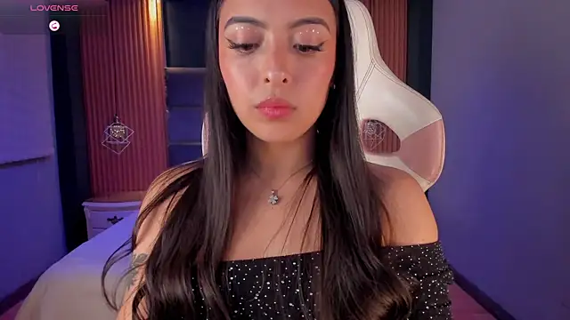 Snapshot of Camila_dupont chatting on 10-01-25, 04:18 Camila dupont online show from 10-01-25, 04:18
