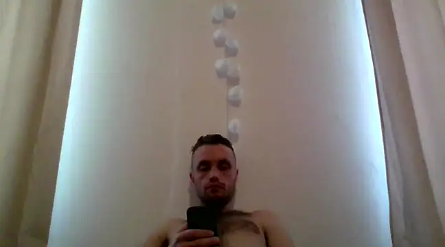 Snapshot of tomasek28 chatting on 12-27-24, 11:06 tomasek28 online show from 12-27-24, 11:06