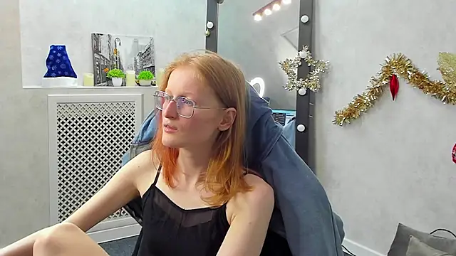 Snapshot of ElizabethHarpper chatting on 01-19-25, 04:01 ElizabethHarpper online show from 01-19-25, 04:01