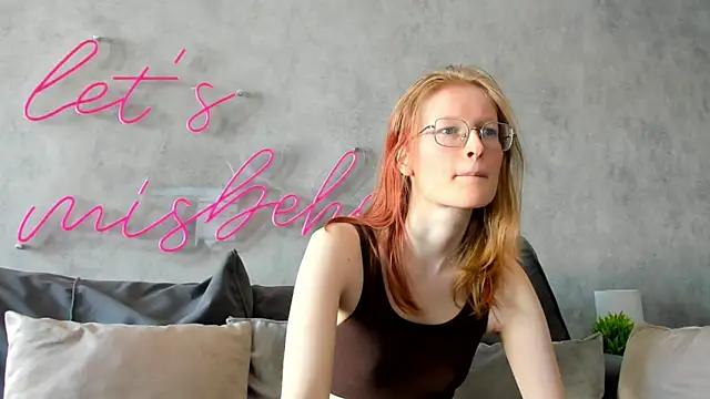 Snapshot of ElizabethHarpper chatting on 02-08-25, 07:59 ElizabethHarpper online show from 02-08-25, 07:59