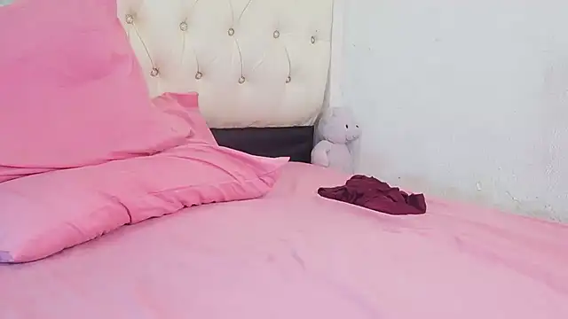 Rocket1978 online show from 10-22-25, 01:55