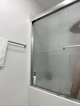 tcadle1824 online show from 04-13-26, 06:24